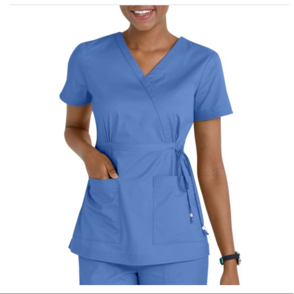 Women’s scrub top